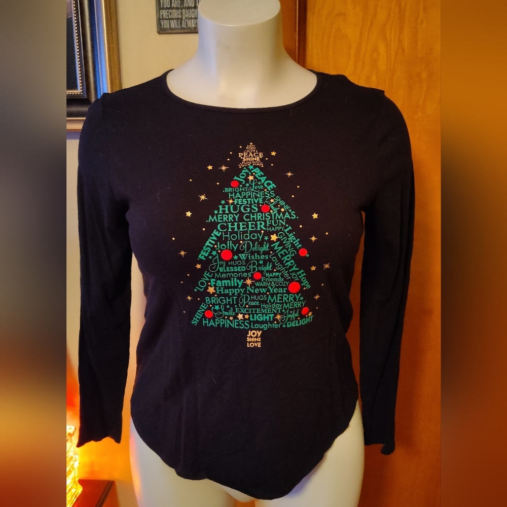 π Holiday Time Word-Art Christmas Tree Long Sleeve Tee β Size XL π - Picture 2 of 4